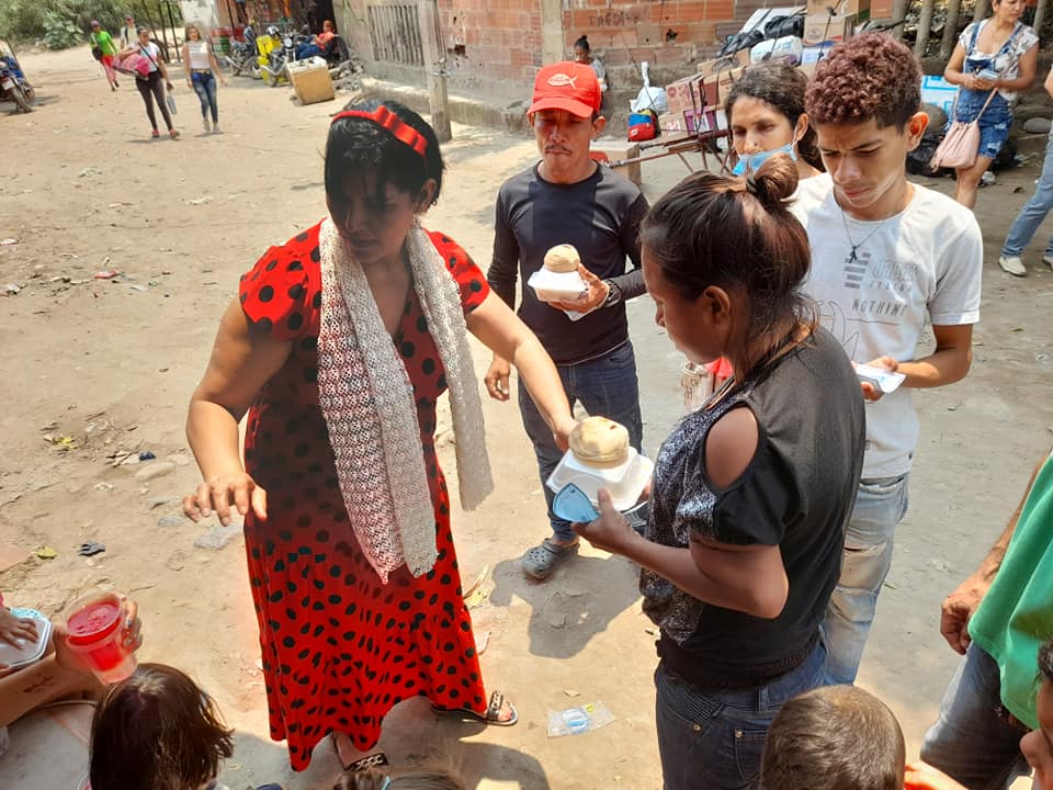 Entrega y apoyo a la comunidad